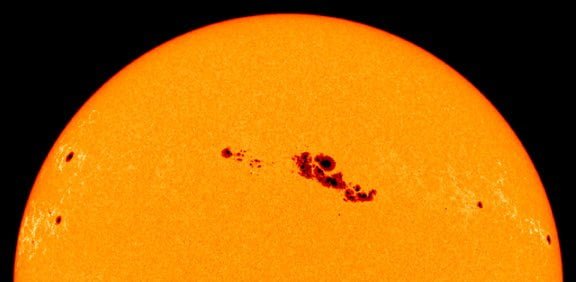 Météo énergétique : la tache solaire produit d’énormes éruptions