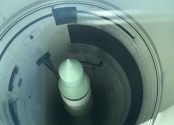 Interdiction galactique de la guerre nucléaire et nettoyage de la radioactivité de la planète